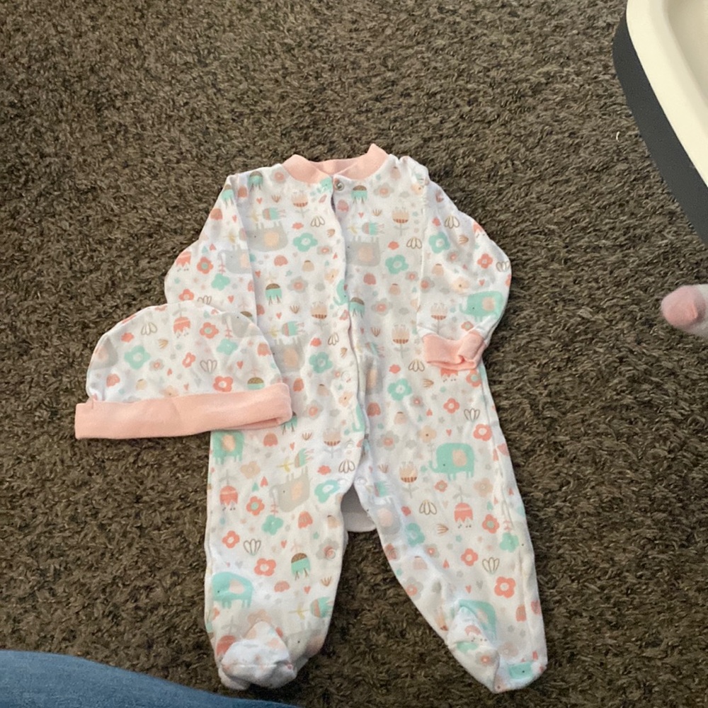 Chick pea onesie with matching hat